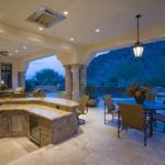 What You Need for a Luxurious Outdoor Kitchen