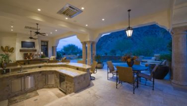 What You Need for a Luxurious Outdoor Kitchen
