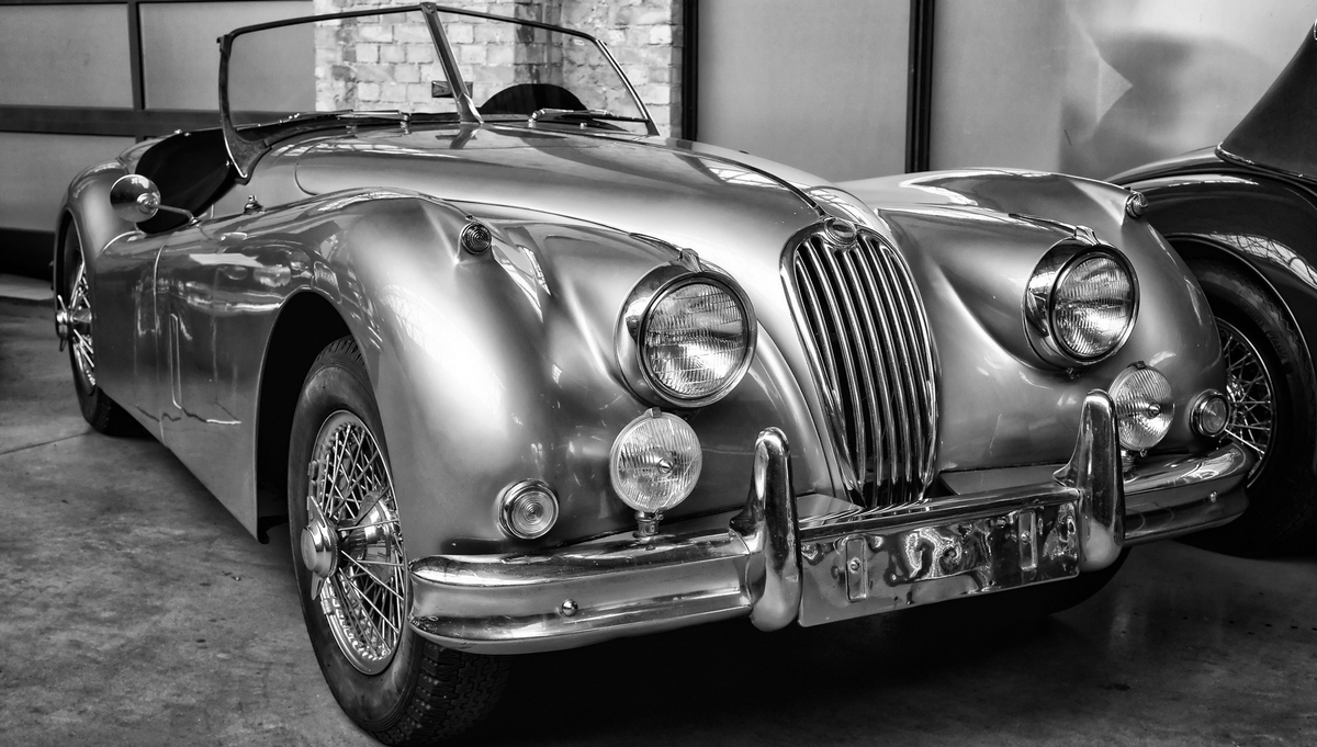 5 Antique Cars that Defined Luxury in Their Time | Discover.Luxury