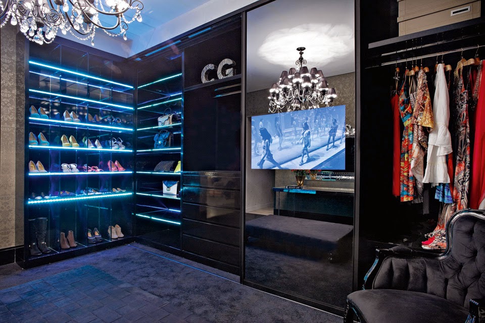 Exclusive January 2021 Set - Luxury walk in closet