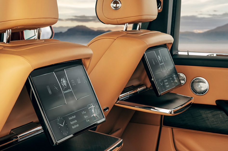 Technology inside the Rolls-Royce SUV